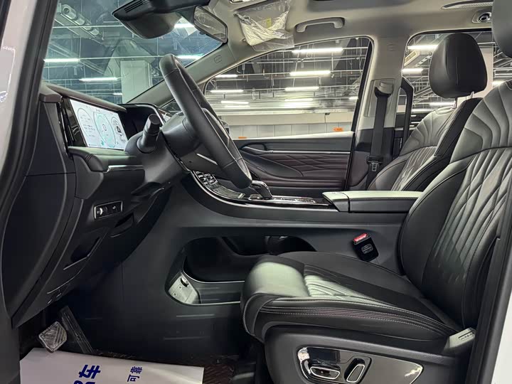 Фото 7 - GAC Trumpchi M8