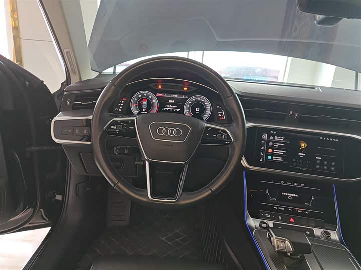 Фото 11 - Audi A6L