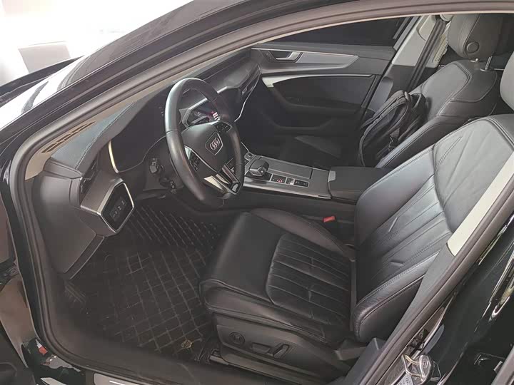 Фото 15 - Audi A6L