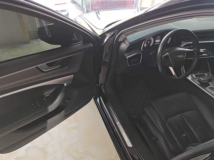 Фото 16 - Audi A6L