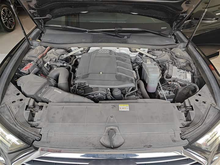 Фото 20 - Audi A6L
