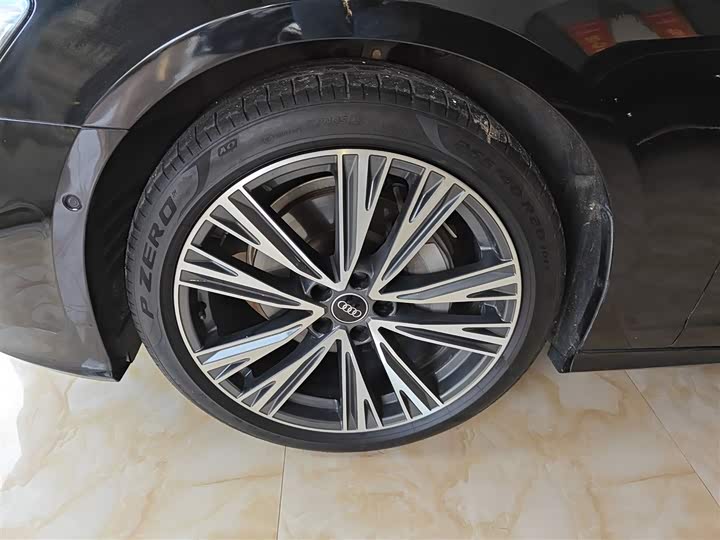 Фото 23 - Audi A6L