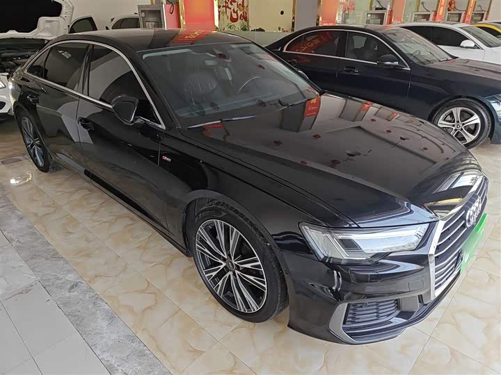 Фото 4 - Audi A6L