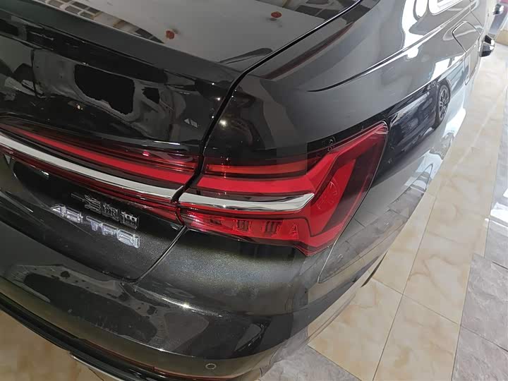 Фото 8 - Audi A6L