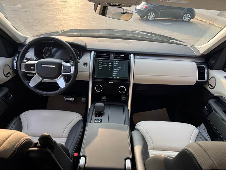 Фото 9 - Land Rover Discovery