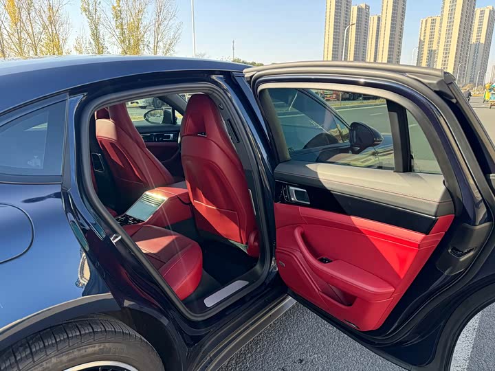 Фото 11 - Porsche Panamera