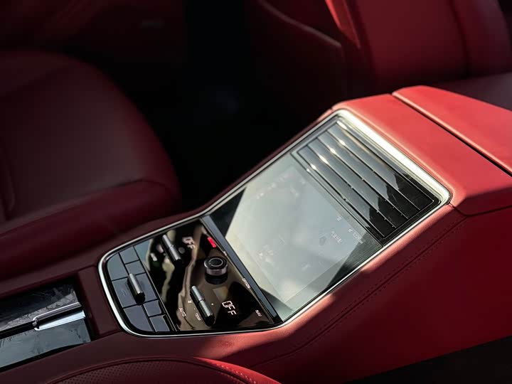 Фото 19 - Porsche Panamera