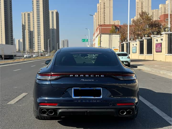 Фото 5 - Porsche Panamera