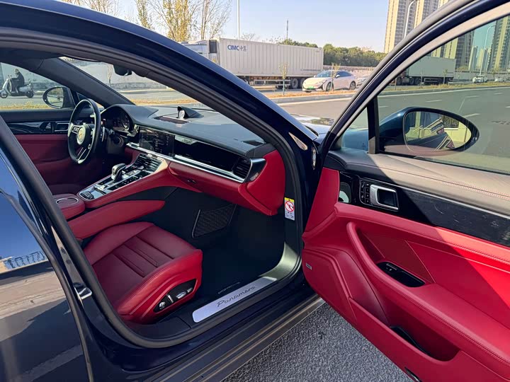 Фото 7 - Porsche Panamera