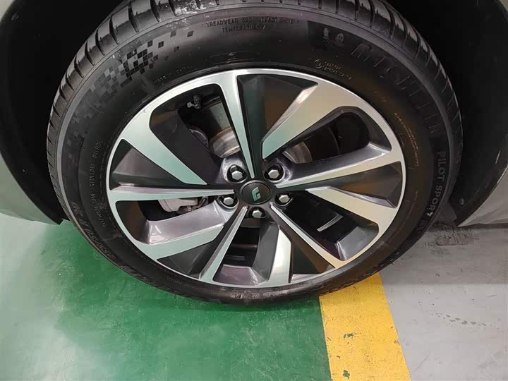 Фото 23 - LiXiang One