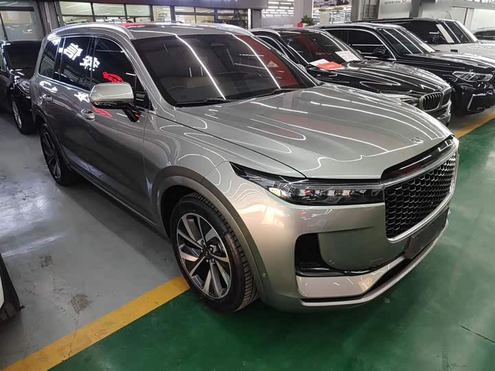 Фото 4 - LiXiang One