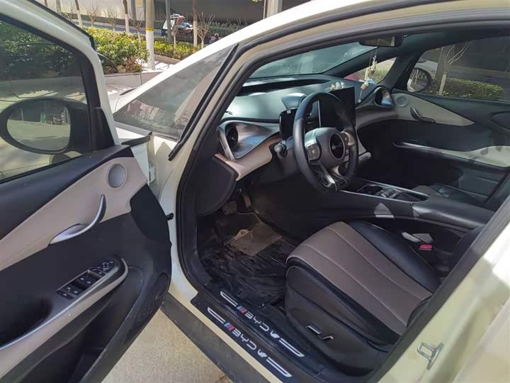 Фото 16 - BYD Dolphin