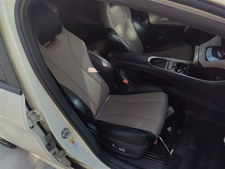 Фото 25 - BYD Dolphin