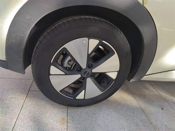 Фото 26 - BYD Dolphin