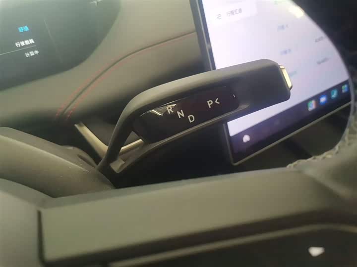 Фото 14 - Xiaomi SU7