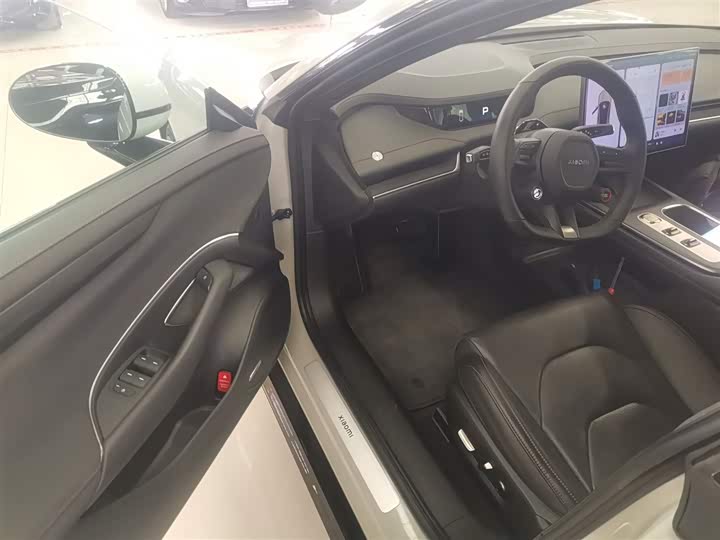 Фото 16 - Xiaomi SU7