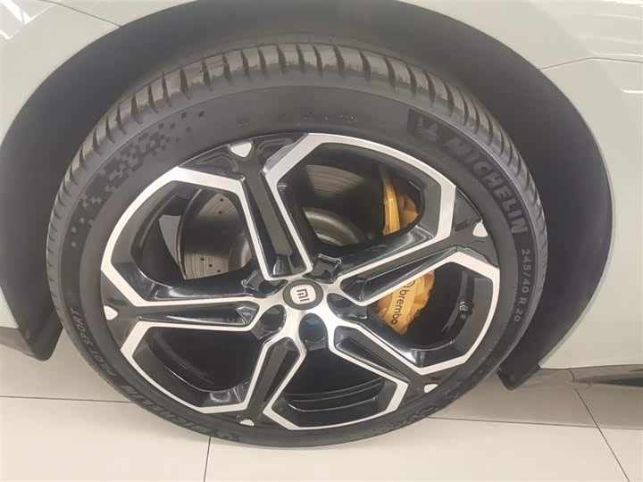 Фото 23 - Xiaomi SU7