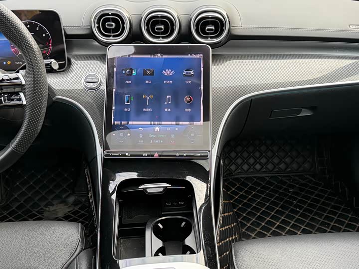 Фото 18 - Mercedes-Benz C-Class