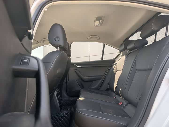 Фото 10 - Skoda Octavia Pro