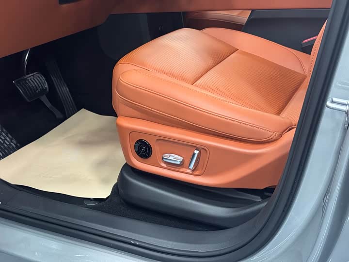 Фото 7 - LiXiang L6