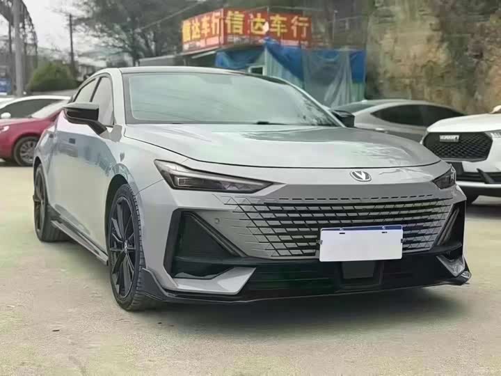 Фото 3 - Changan UNI-V