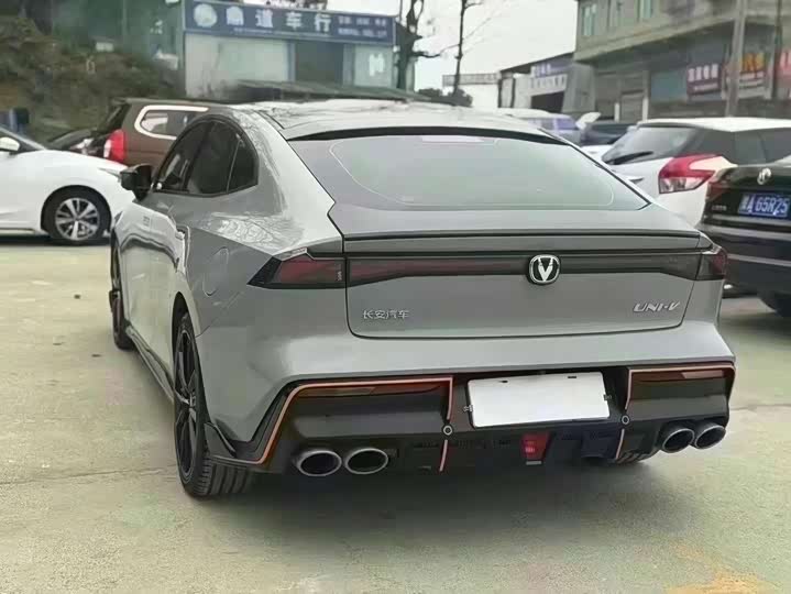 Фото 7 - Changan UNI-V