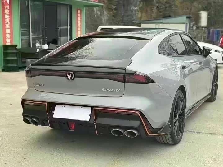 Фото 9 - Changan UNI-V