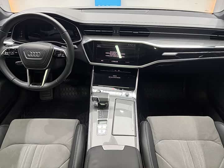 Фото 7 - Audi A6L