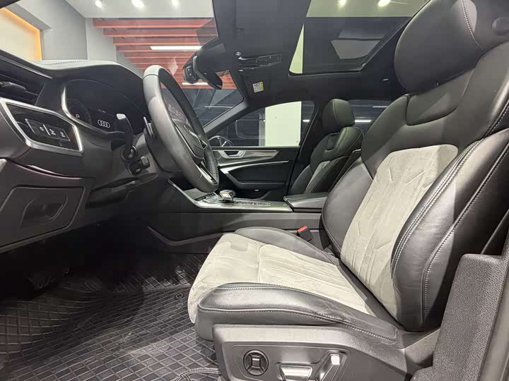 Фото 8 - Audi A6L