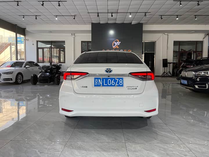 Фото 8 - Toyota Corolla