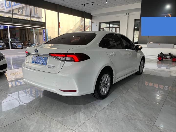 Фото 9 - Toyota Corolla