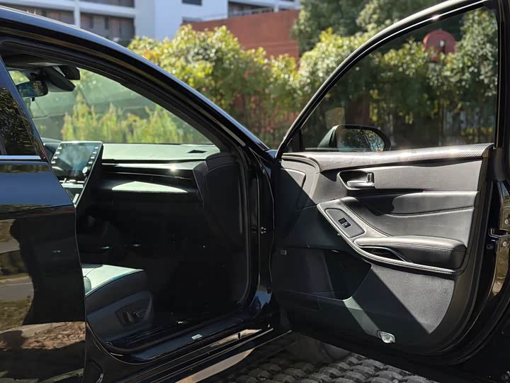 Фото 12 - Toyota Avalon