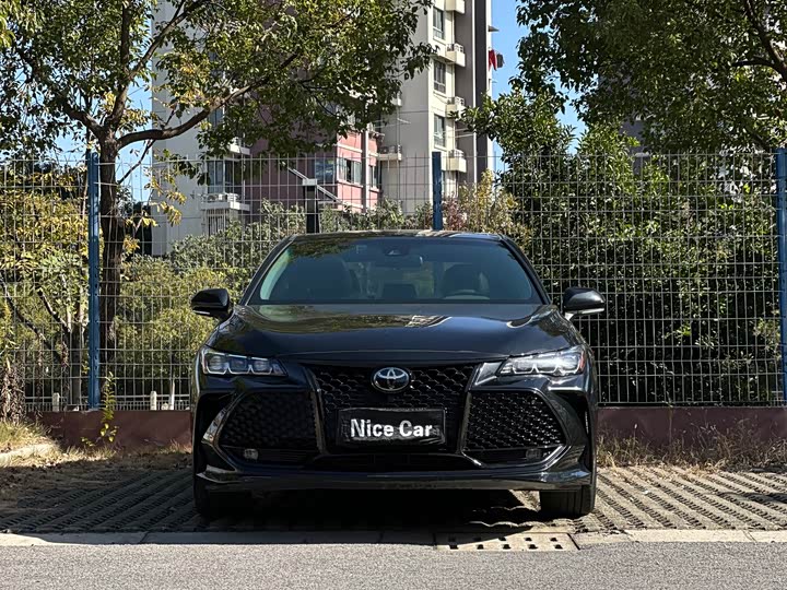 Фото 2 - Toyota Avalon