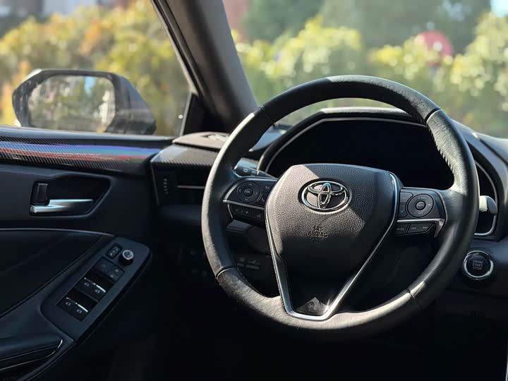 Фото 21 - Toyota Avalon