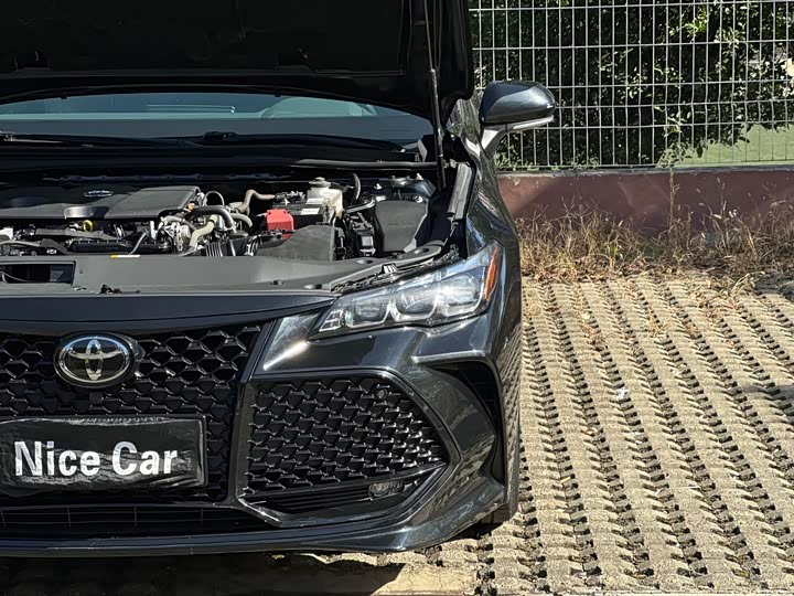 Фото 32 - Toyota Avalon