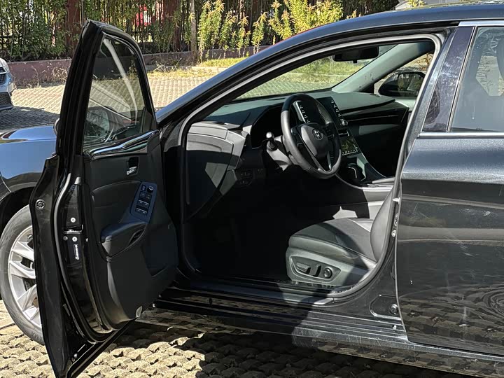 Фото 5 - Toyota Avalon