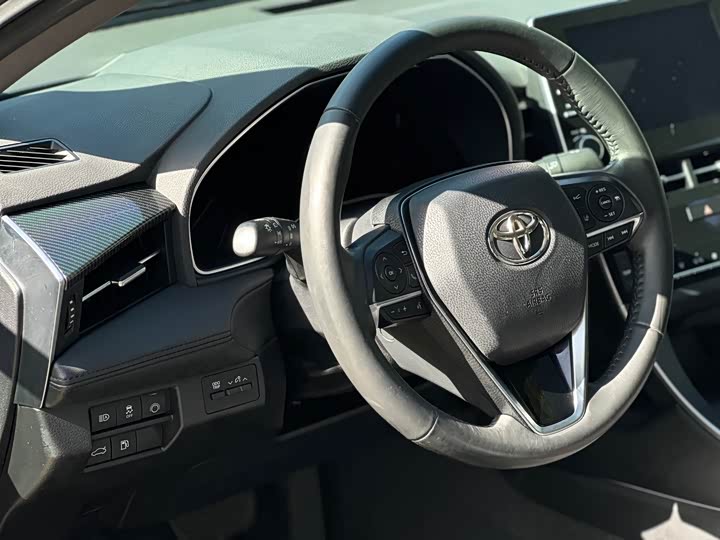 Фото 9 - Toyota Avalon