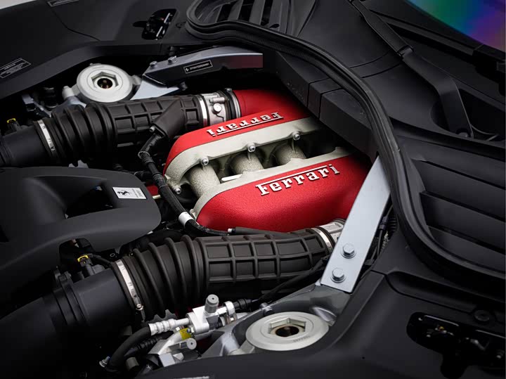 Фото 12 - Ferrari Purosangue