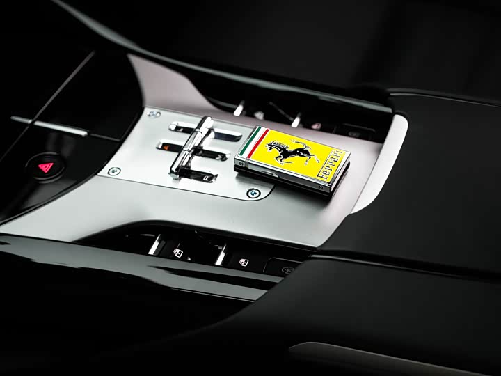 Фото 21 - Ferrari Purosangue