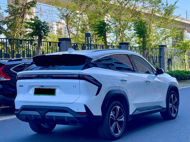 Фото 9 - Geely Galaxy L7