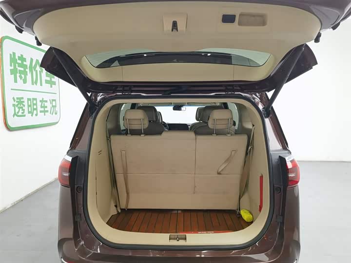 Фото 16 - Buick GL8 ES