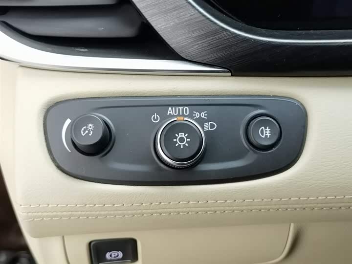 Фото 21 - Buick GL8 ES