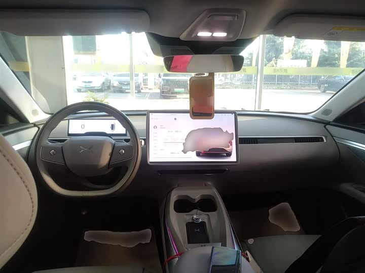 Фото 10 - XPeng Mona M03