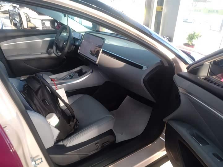 Фото 25 - XPeng Mona M03