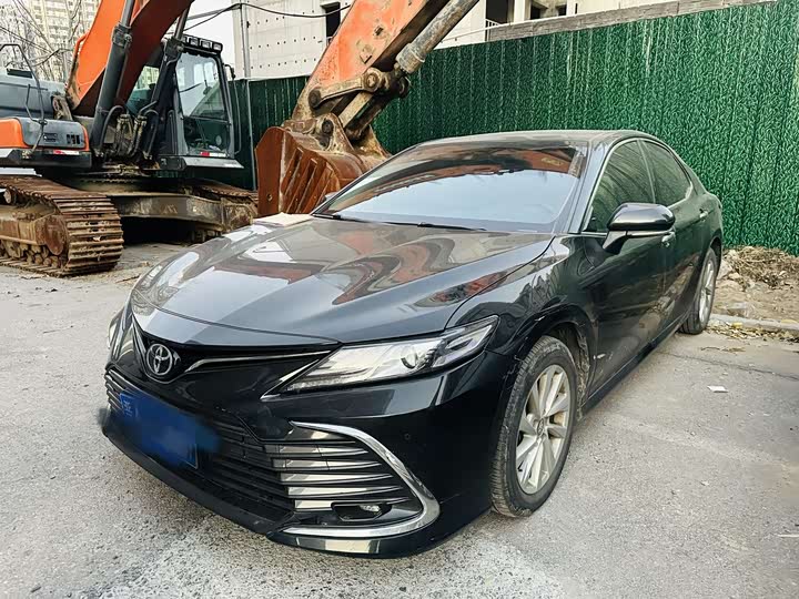 Фото 1 - Toyota Camry