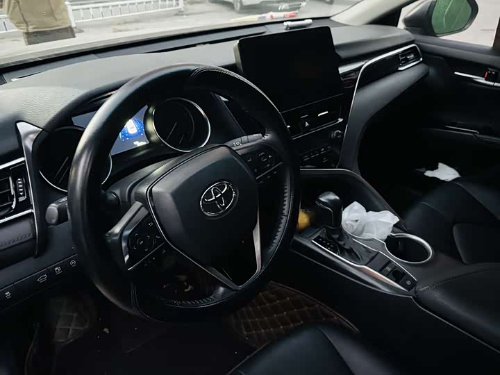 Фото 5 - Toyota Camry