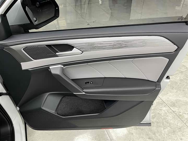 Фото 12 - Volkswagen Tayron