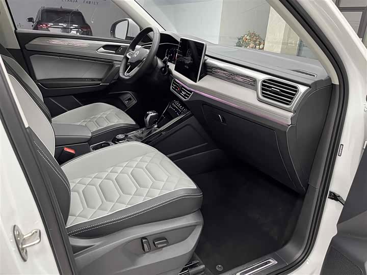 Фото 13 - Volkswagen Tayron