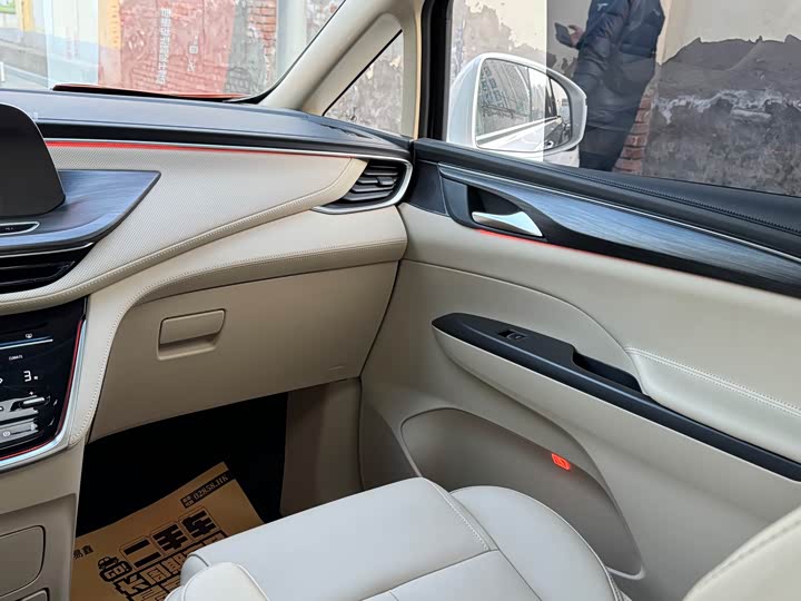 Фото 10 - Buick GL8 ES