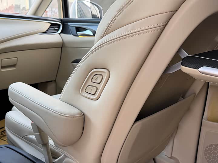 Фото 21 - Buick GL8 ES